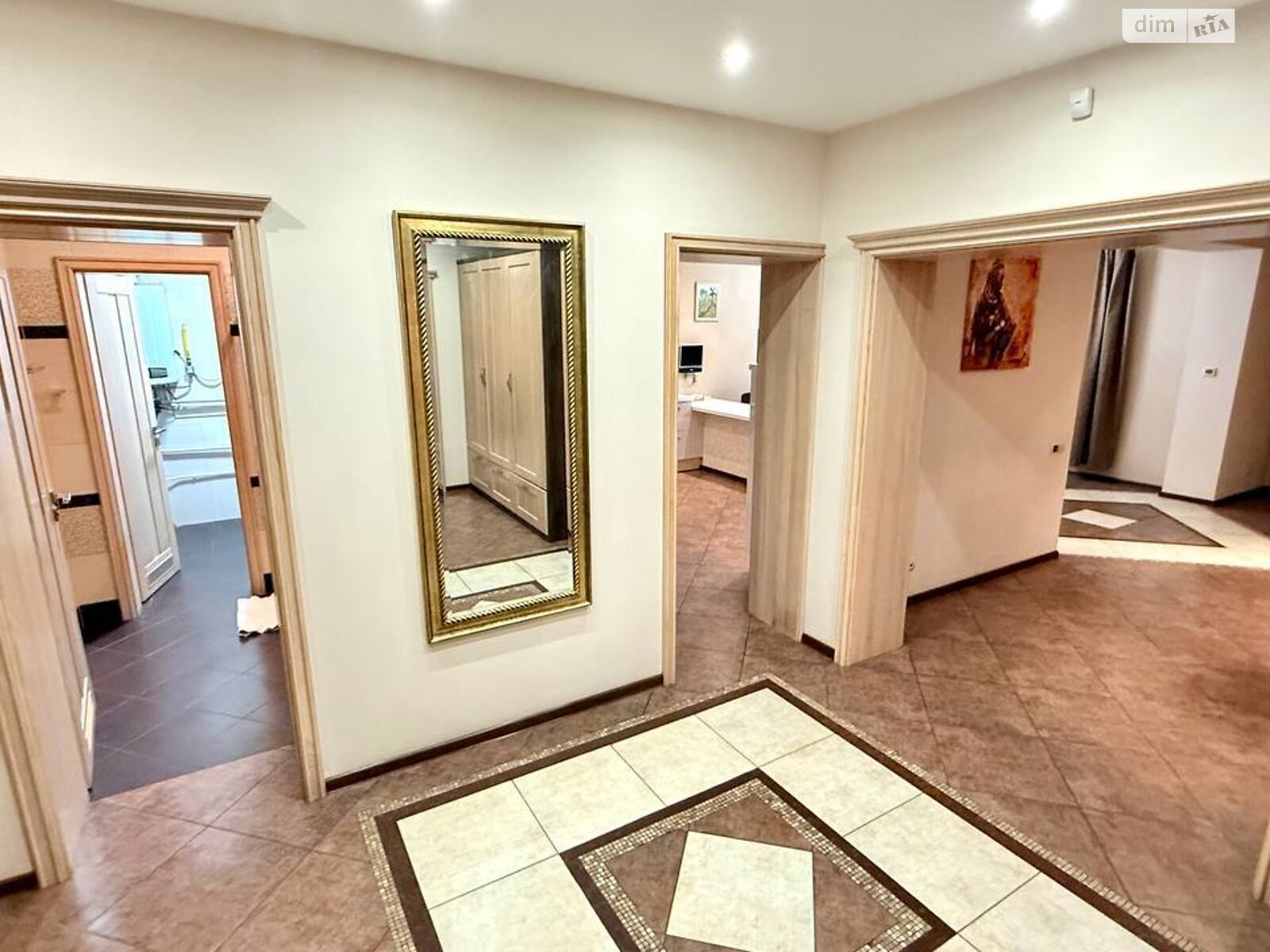 двоповерховий будинок з гаражем, 237.8 кв. м, цегла. Здається помісячно в Вінниці, в районі undefined фото 1 двопроверховий будинок з гаражем, 237.8 кв. м, цегла. Здається помісячно в Вінниці, в районі undefined фото 1