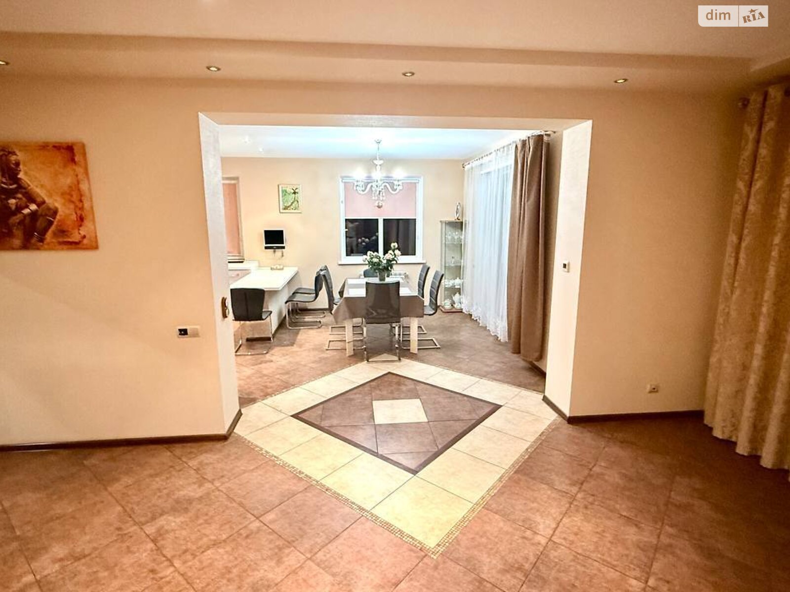 двоповерховий будинок з гаражем, 237.8 кв. м, цегла. Здається помісячно в Вінниці, в районі undefined фото 1 двопроверховий будинок з гаражем, 237.8 кв. м, цегла. Здається помісячно в Вінниці, в районі undefined фото 1