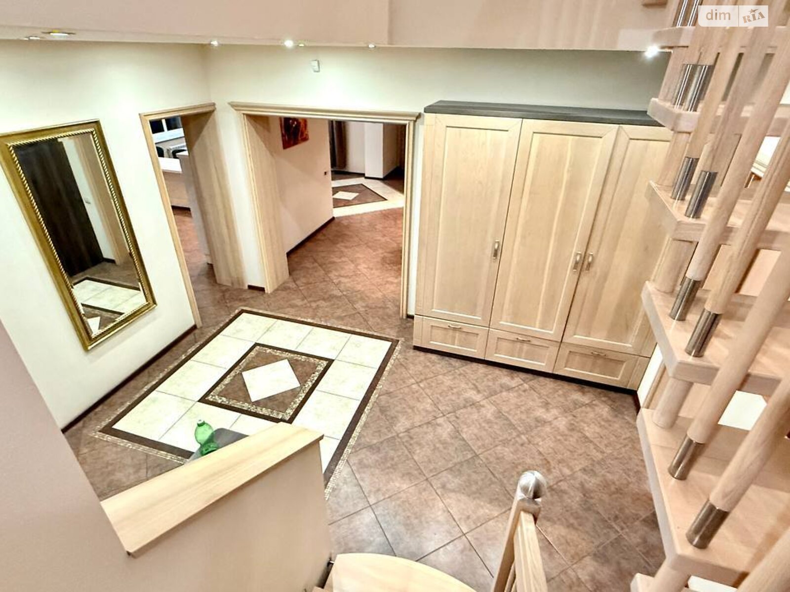 двоповерховий будинок з гаражем, 237.8 кв. м, цегла. Здається помісячно в Вінниці, в районі undefined фото 1 двопроверховий будинок з гаражем, 237.8 кв. м, цегла. Здається помісячно в Вінниці, в районі undefined фото 1