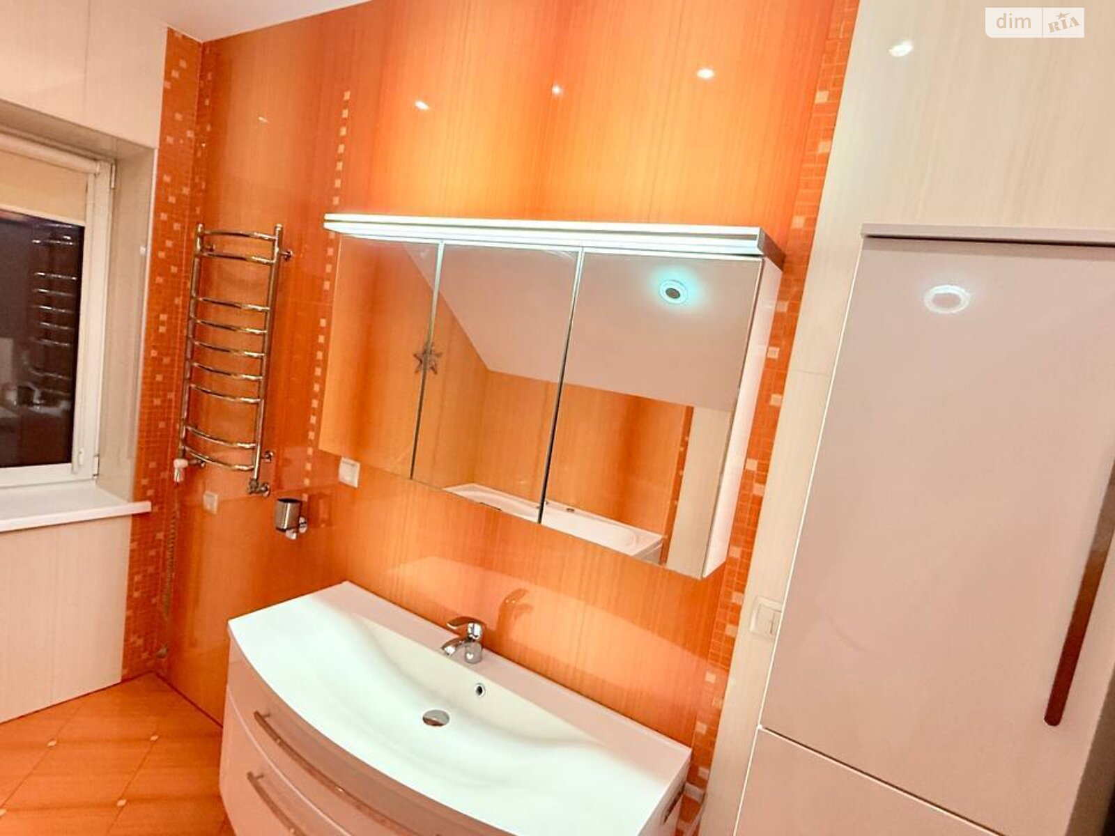 двоповерховий будинок з гаражем, 237.8 кв. м, цегла. Здається помісячно в Вінниці, в районі undefined фото 1 двопроверховий будинок з гаражем, 237.8 кв. м, цегла. Здається помісячно в Вінниці, в районі undefined фото 1