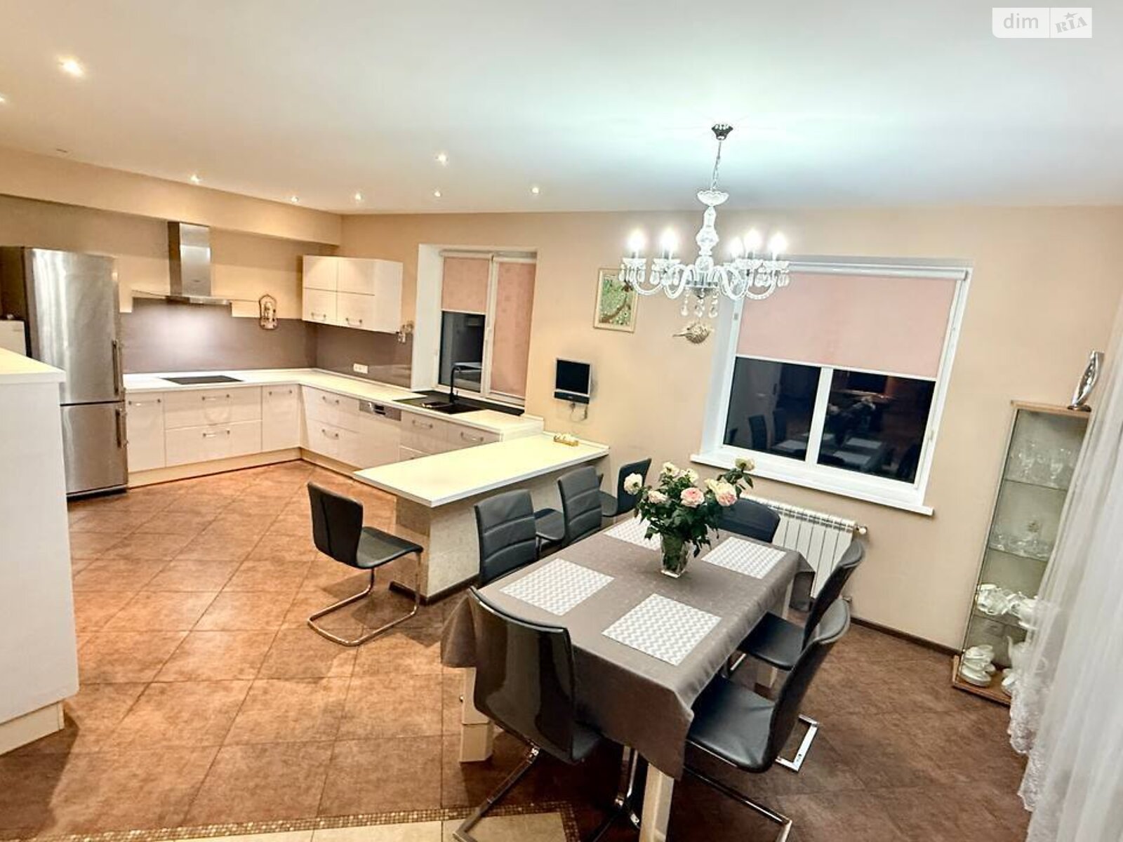 двоповерховий будинок з гаражем, 237.8 кв. м, цегла. Здається помісячно в Вінниці, в районі undefined фото 1 двопроверховий будинок з гаражем, 237.8 кв. м, цегла. Здається помісячно в Вінниці, в районі undefined фото 1