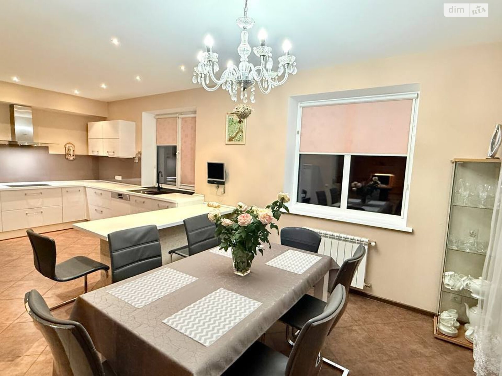 двоповерховий будинок з гаражем, 237.8 кв. м, цегла. Здається помісячно в Вінниці, в районі undefined фото 1 двопроверховий будинок з гаражем, 237.8 кв. м, цегла. Здається помісячно в Вінниці, в районі undefined фото 1