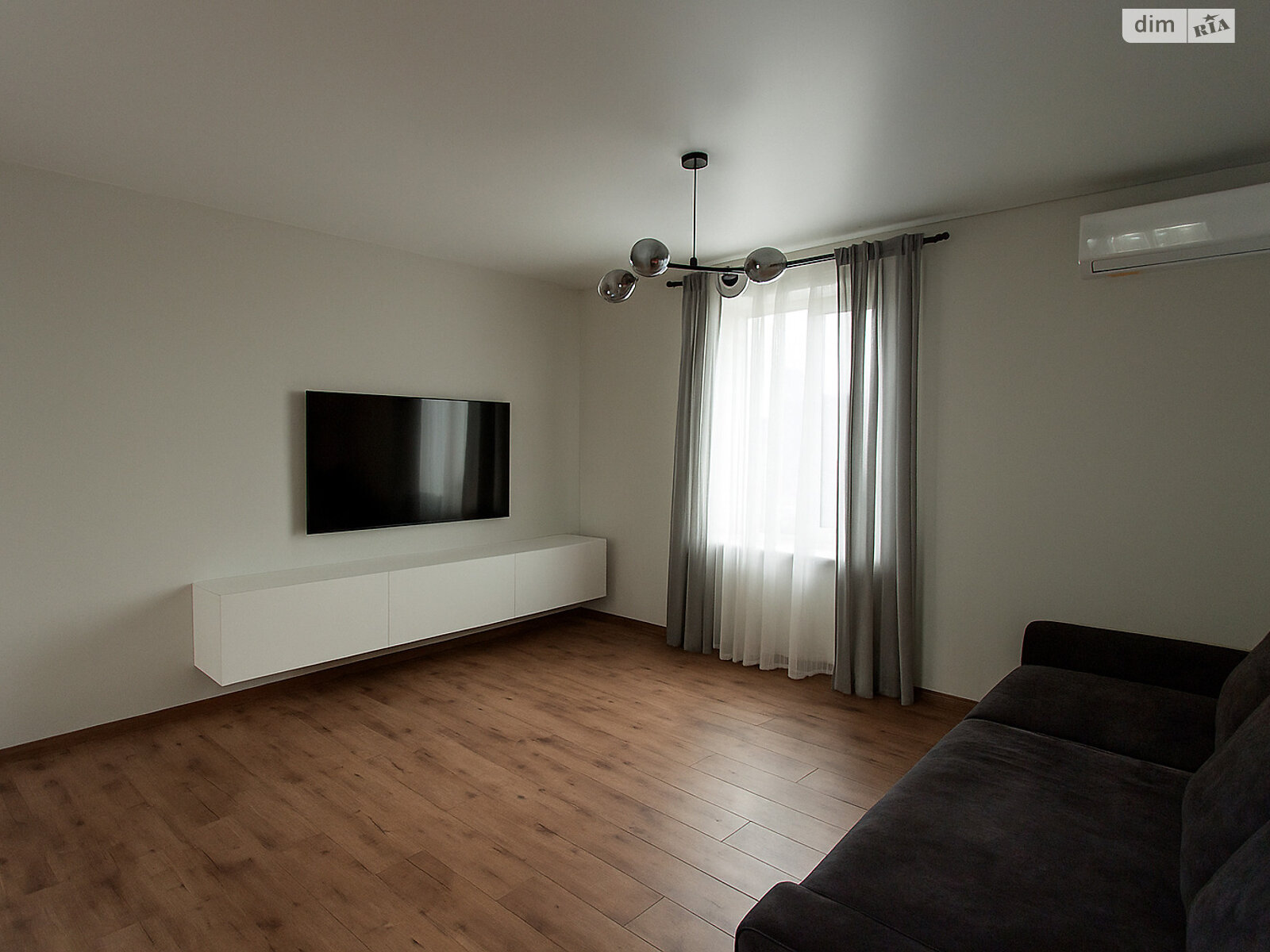 двухэтажный дом с балконом, 155 кв. м, кирпич. Сдается помесячно в Агрономичном фото 1