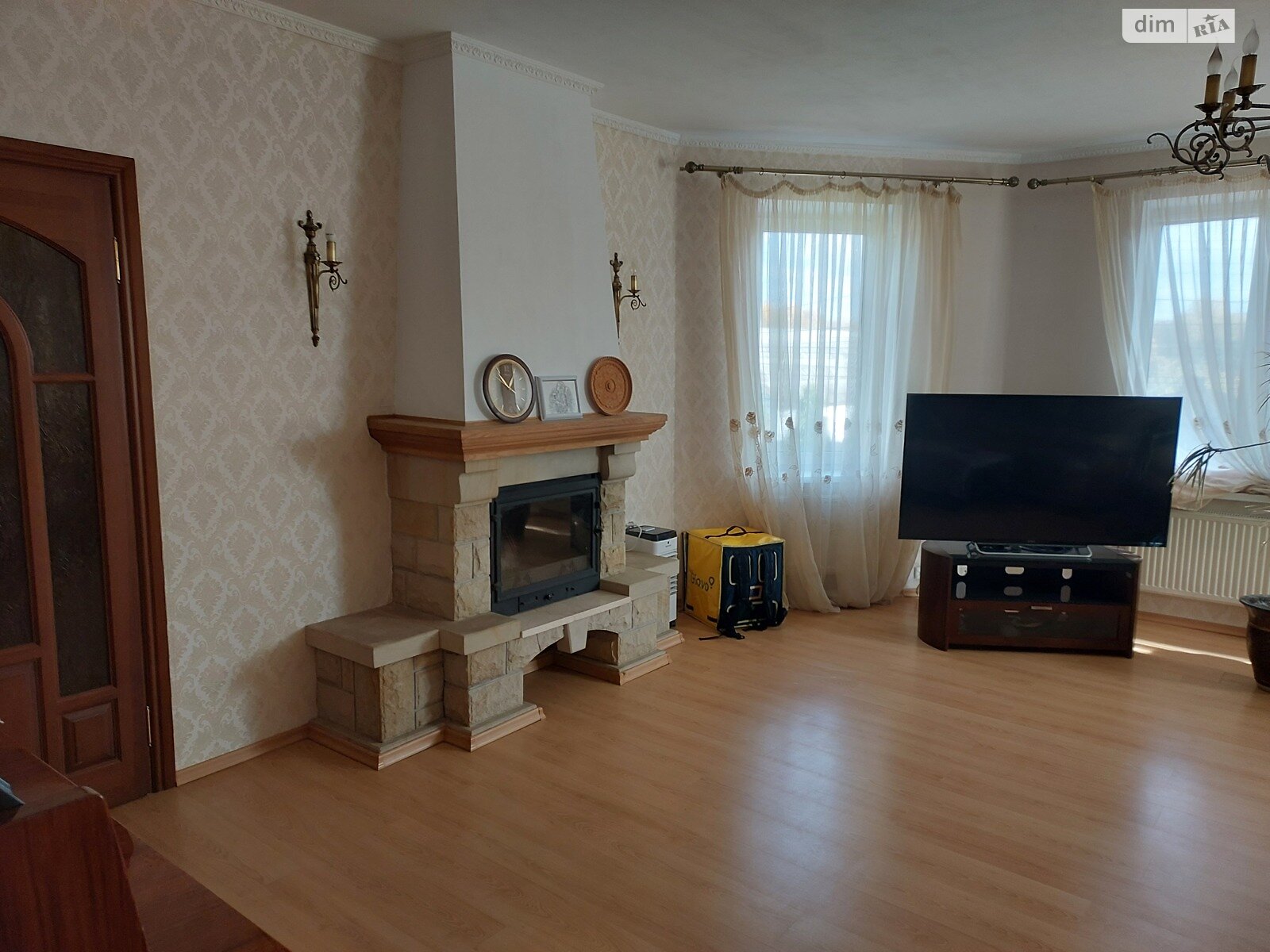 трехэтажный дом с верандой, 287.8 кв. м, кирпич. Сдается помесячно в Виннице, в районе Пятничаны фото 1 трехэтажный дом с верандой, 287.8 кв. м, кирпич. Сдается помесячно в Виннице, в районе Пятничаны фото 1