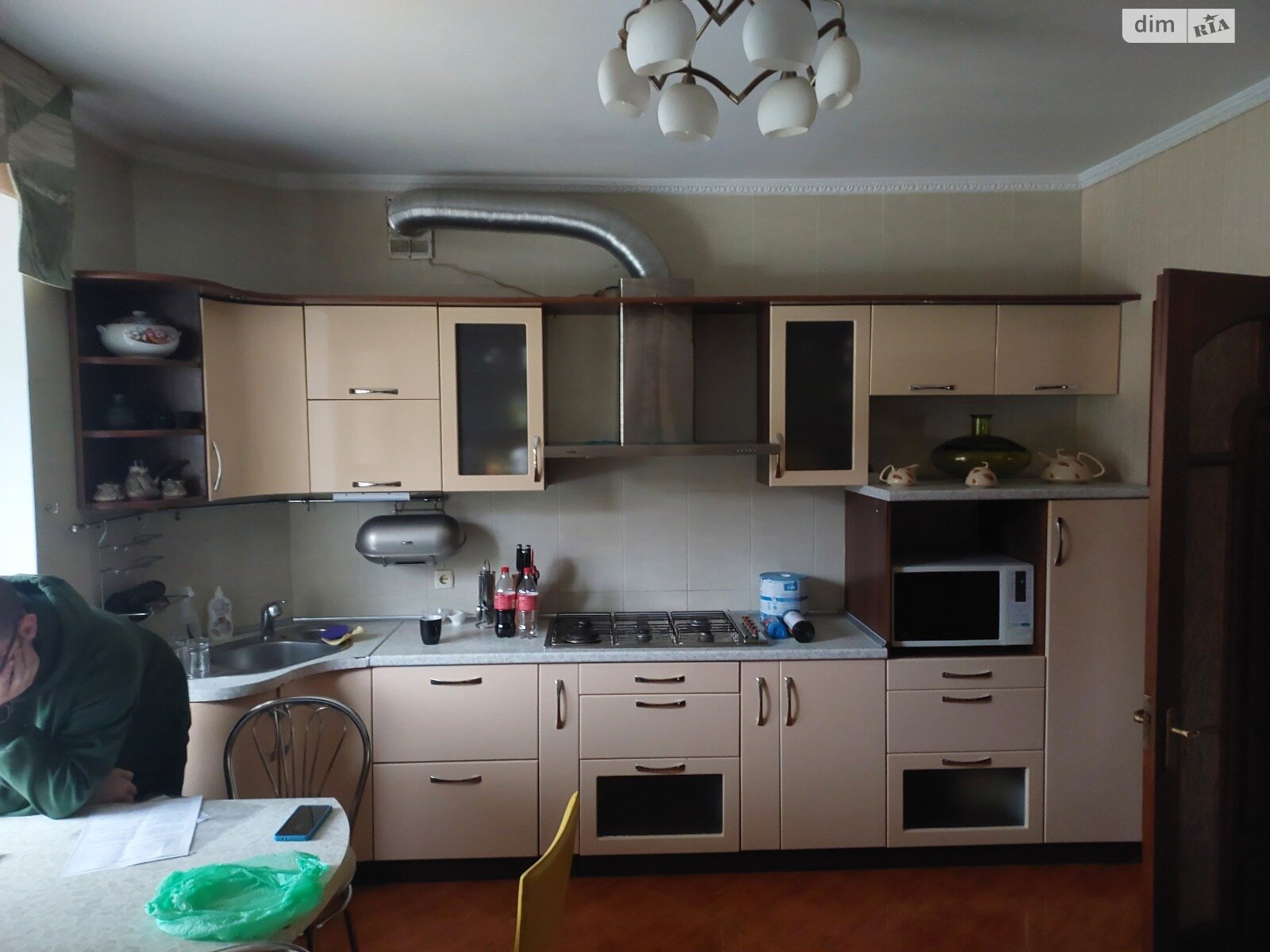 трехэтажный дом с верандой, 287.8 кв. м, кирпич. Сдается помесячно в Виннице, в районе Пятничаны фото 1 трехэтажный дом с верандой, 287.8 кв. м, кирпич. Сдается помесячно в Виннице, в районе Пятничаны фото 1