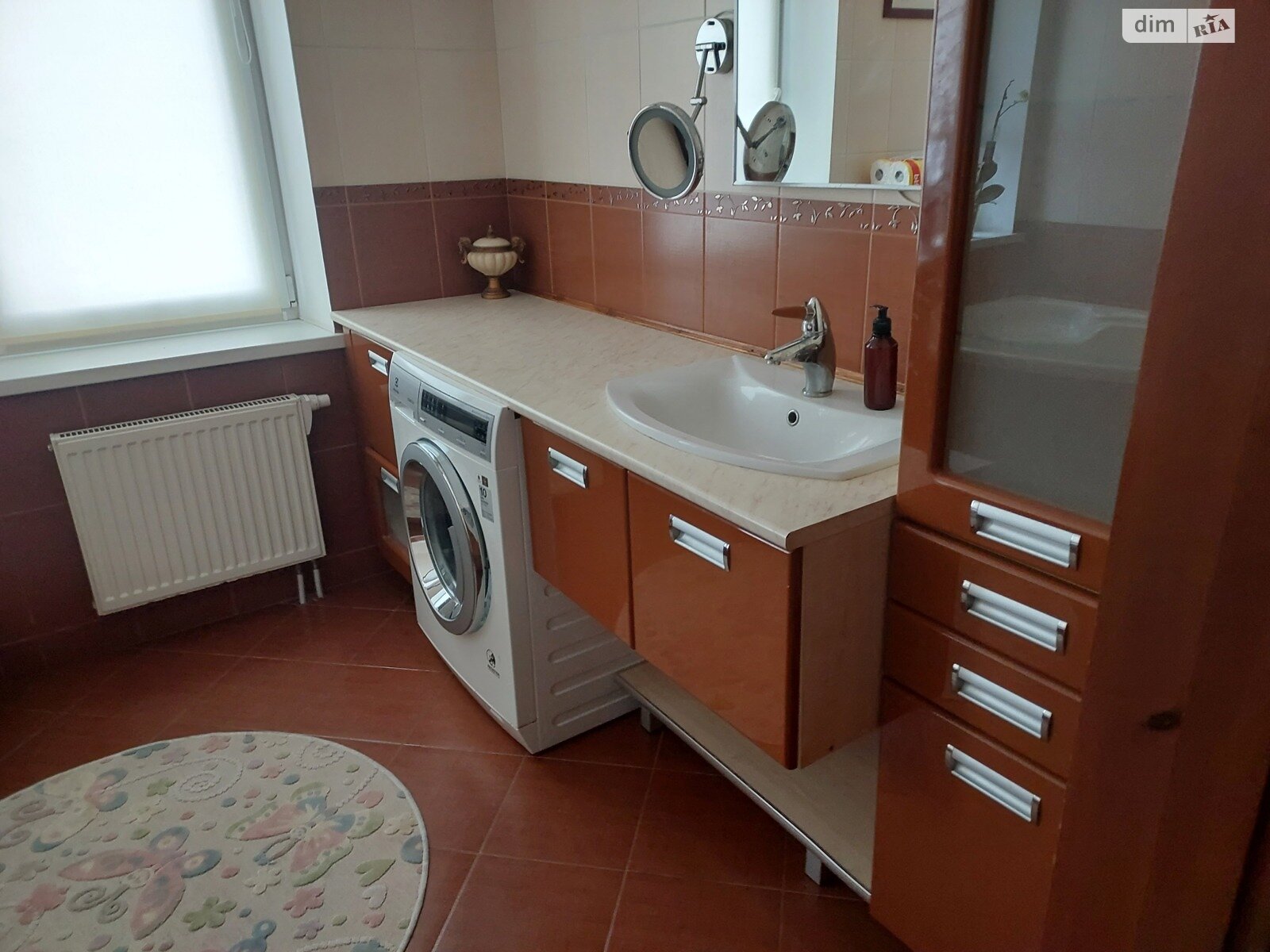 трехэтажный дом с верандой, 287.8 кв. м, кирпич. Сдается помесячно в Виннице, в районе Пятничаны фото 1 трехэтажный дом с верандой, 287.8 кв. м, кирпич. Сдается помесячно в Виннице, в районе Пятничаны фото 1