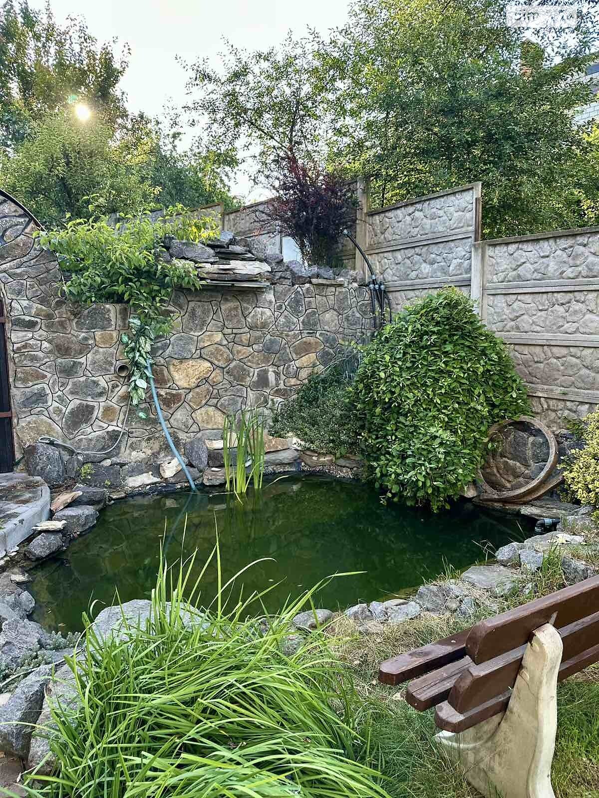 трехэтажный дом с верандой, 287.8 кв. м, кирпич. Сдается помесячно в Виннице, в районе Пятничаны фото 1 трехэтажный дом с верандой, 287.8 кв. м, кирпич. Сдается помесячно в Виннице, в районе Пятничаны фото 1