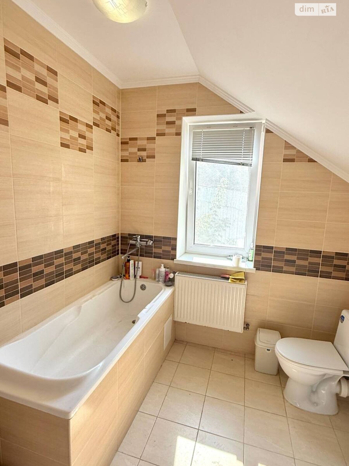 двухэтажный дом с балконом, 100 кв. м, кирпич. Сдается помесячно в Виннице, в районе Старый город фото 1