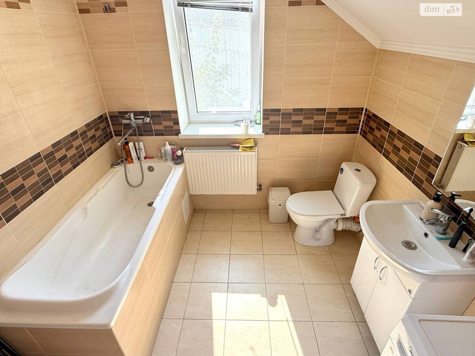 двухэтажный дом с балконом, 100 кв. м, кирпич. Сдается помесячно в Виннице, в районе Старый город фото 1