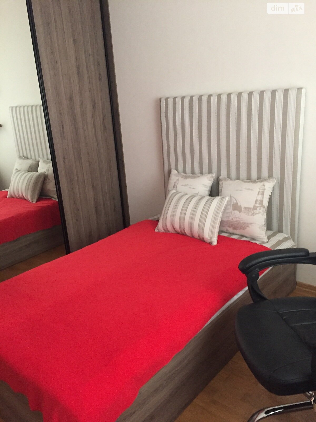 триповерховий будинок бесідка, 270 кв. м, кирпич. Здається помісячно в Вінниці, в районі Старе місто фото 1 трипроверховий будинок бесідка, 270 кв. м, кирпич. Здається помісячно в Вінниці, в районі Старе місто фото 1