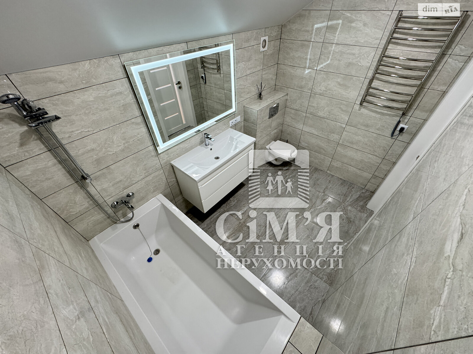 двопроверховий будинок, 120 кв. м, кирпич. Здається помісячно в Вінниці, в районі Старе місто фото 1