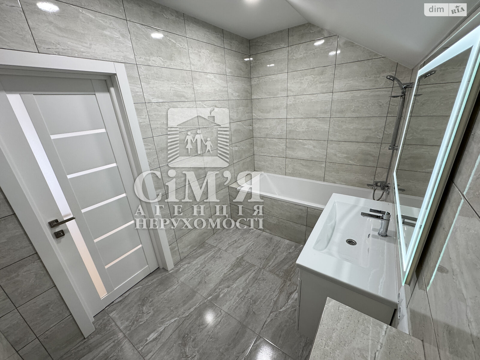 двопроверховий будинок, 120 кв. м, кирпич. Здається помісячно в Вінниці, в районі Старе місто фото 1