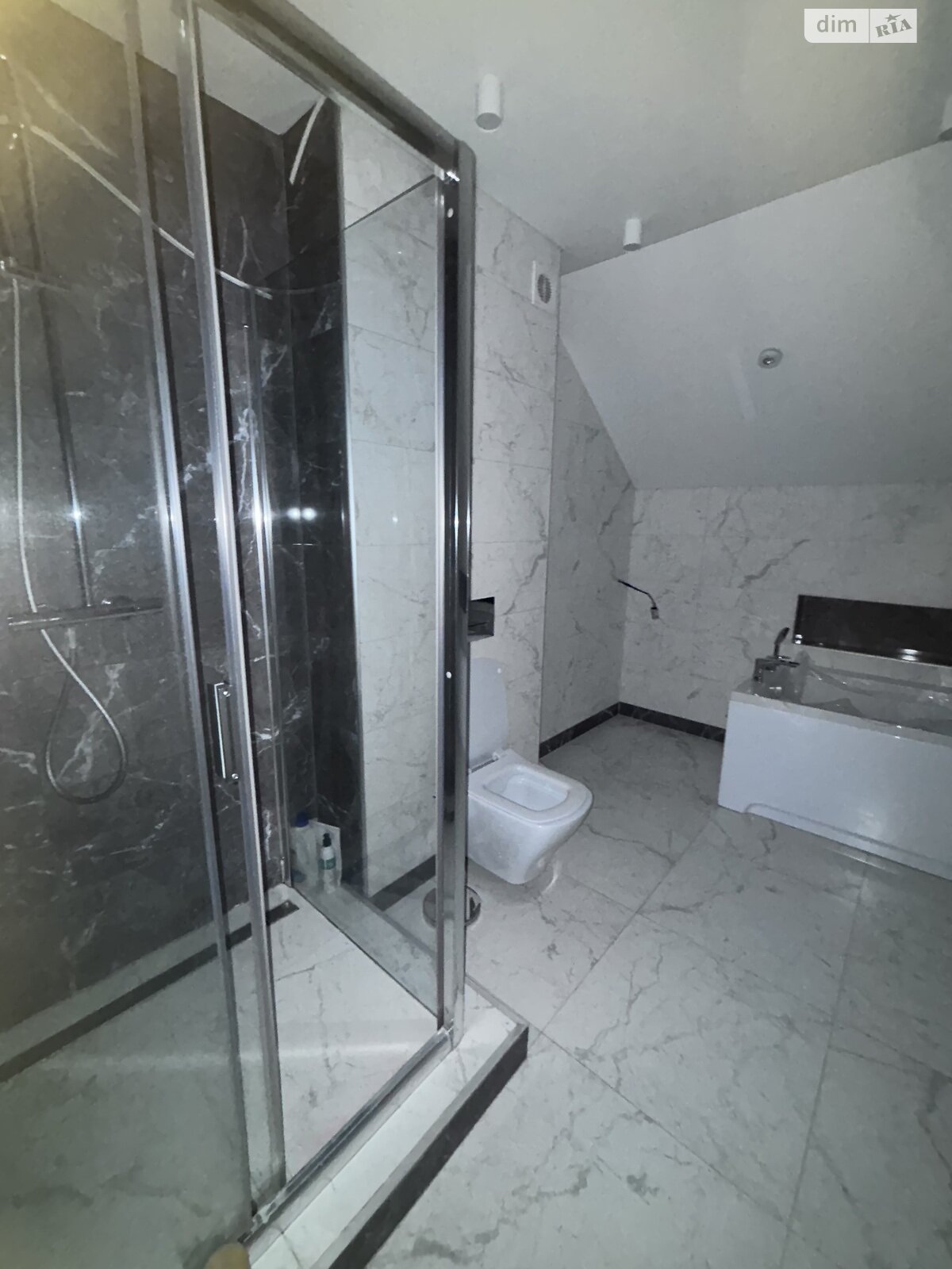 двухэтажный дом, 150 кв. м, кирпич. Сдается помесячно в Виннице, в районе Старый город фото 1