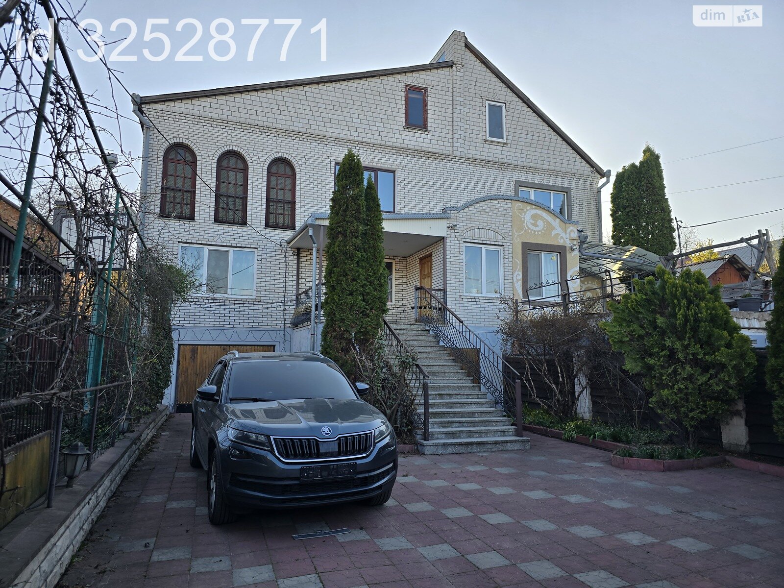 двухэтажный дом с верандой, 230 кв. м, кирпич. Сдается помесячно в Виннице, в районе Старый город фото 1 двухэтажный дом с верандой, 230 кв. м, кирпич. Сдается помесячно в Виннице, в районе Старый город фото 1