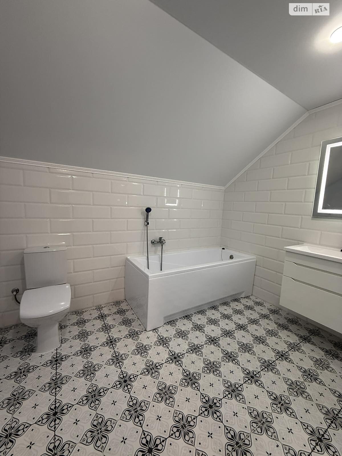 двопроверховий будинок, 120 кв. м, цегла. Здається помісячно в Вінниці, в районі Старе місто фото 1