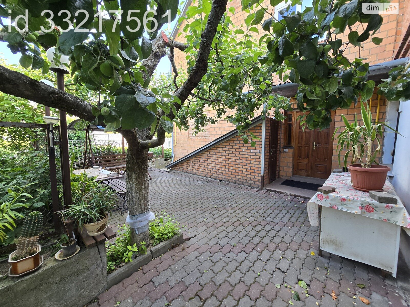 трехэтажный дом с гаражом, 180 кв. м, кирпич. Сдается помесячно в Виннице, в районе Старый город фото 1 трехэтажный дом с гаражом, 180 кв. м, кирпич. Сдается помесячно в Виннице, в районе Старый город фото 1