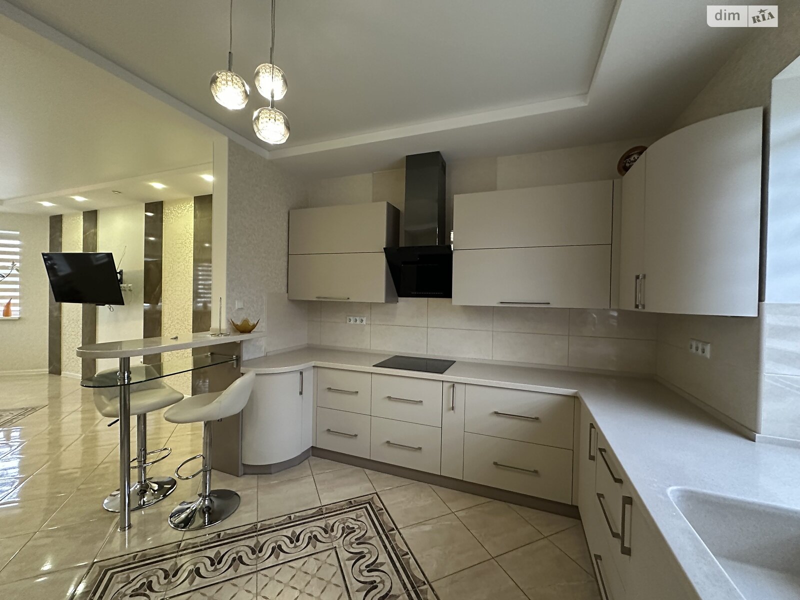 двопроверховий будинок, 135 кв. м, кирпич. Здається помісячно в Вінниці, в районі Старе місто фото 1