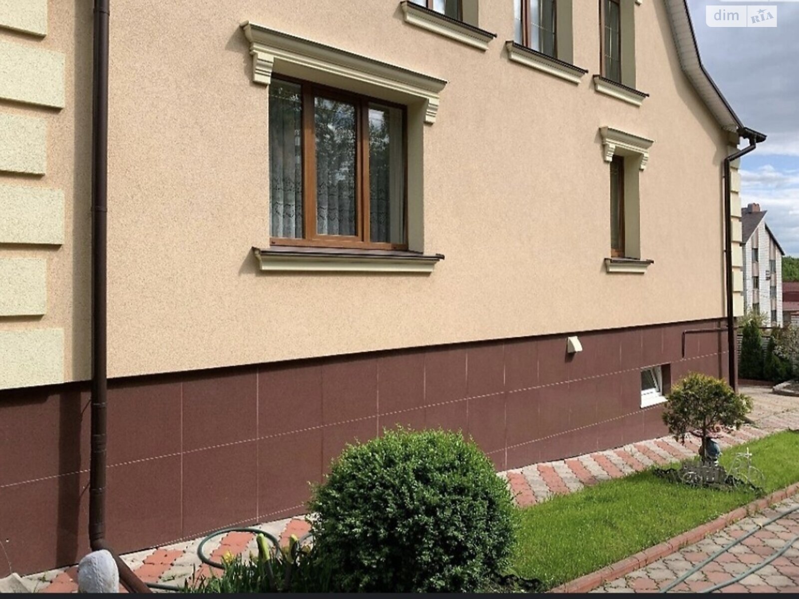 двухэтажный дом беседка, 280 кв. м, кирпич. Сдается помесячно в Виннице, в районе Старый город фото 1 двухэтажный дом беседка, 280 кв. м, кирпич. Сдается помесячно в Виннице, в районе Старый город фото 1