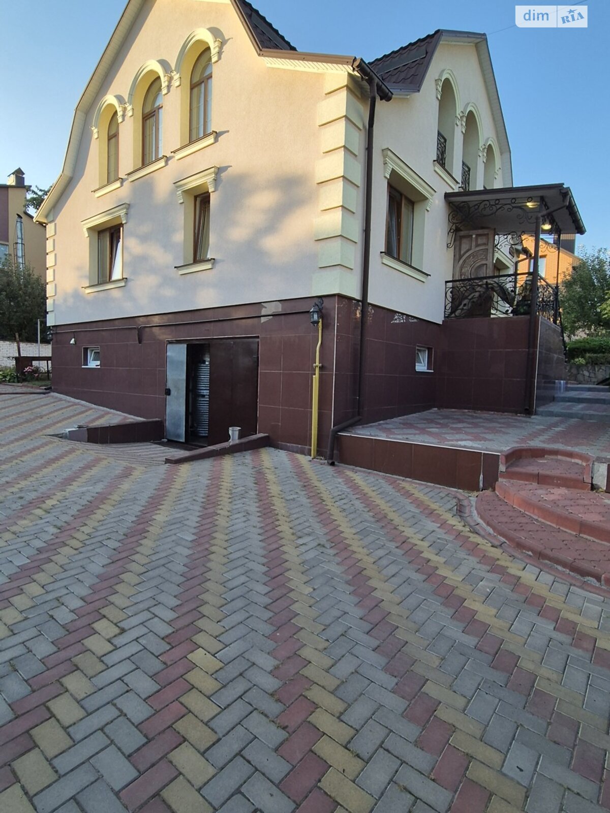 двухэтажный дом беседка, 280 кв. м, кирпич. Сдается помесячно в Виннице, в районе Старый город фото 1 двухэтажный дом беседка, 280 кв. м, кирпич. Сдается помесячно в Виннице, в районе Старый город фото 1