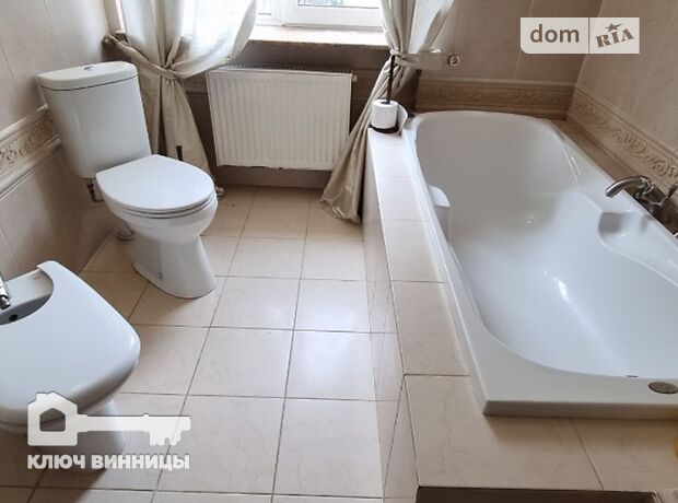 двухэтажный дом с камином, 300 кв. м, кирпич. Сдается помесячно в Виннице, в районе Центр фото 1 двухэтажный дом с камином, 300 кв. м, кирпич. Сдается помесячно в Виннице, в районе Центр фото 1