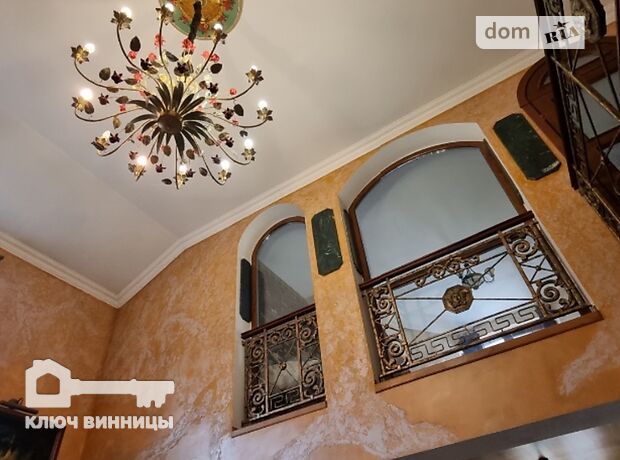 двухэтажный дом с ремонтом, 300 кв. м, кирпич. Сдается помесячно в Виннице, в районе Центр фото 1 двухэтажный дом с ремонтом, 300 кв. м, кирпич. Сдается помесячно в Виннице, в районе Центр фото 1