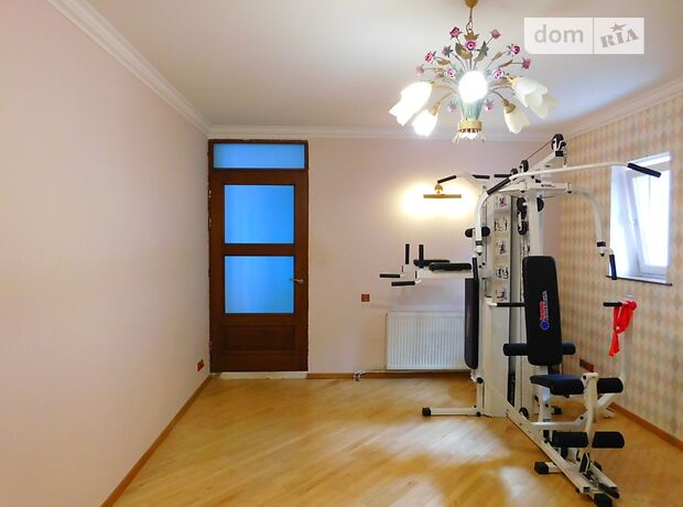 двухэтажный дом с балконом, 350 кв. м, кирпич. Сдается помесячно в Виннице, в районе Центр фото 1 двухэтажный дом с балконом, 350 кв. м, кирпич. Сдается помесячно в Виннице, в районе Центр фото 1
