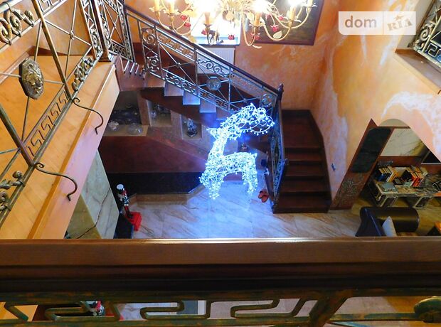 двухэтажный дом с балконом, 350 кв. м, кирпич. Сдается помесячно в Виннице, в районе Центр фото 1 двухэтажный дом с балконом, 350 кв. м, кирпич. Сдается помесячно в Виннице, в районе Центр фото 1