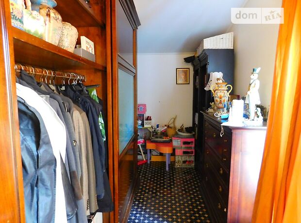 двухэтажный дом с балконом, 350 кв. м, кирпич. Сдается помесячно в Виннице, в районе Центр фото 1 двухэтажный дом с балконом, 350 кв. м, кирпич. Сдается помесячно в Виннице, в районе Центр фото 1
