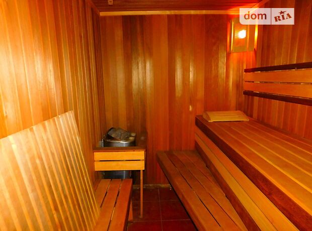 двухэтажный дом с балконом, 350 кв. м, кирпич. Сдается помесячно в Виннице, в районе Центр фото 1 двухэтажный дом с балконом, 350 кв. м, кирпич. Сдается помесячно в Виннице, в районе Центр фото 1