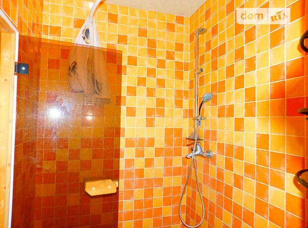 двухэтажный дом с балконом, 350 кв. м, кирпич. Сдается помесячно в Виннице, в районе Центр фото 1 двухэтажный дом с балконом, 350 кв. м, кирпич. Сдается помесячно в Виннице, в районе Центр фото 1