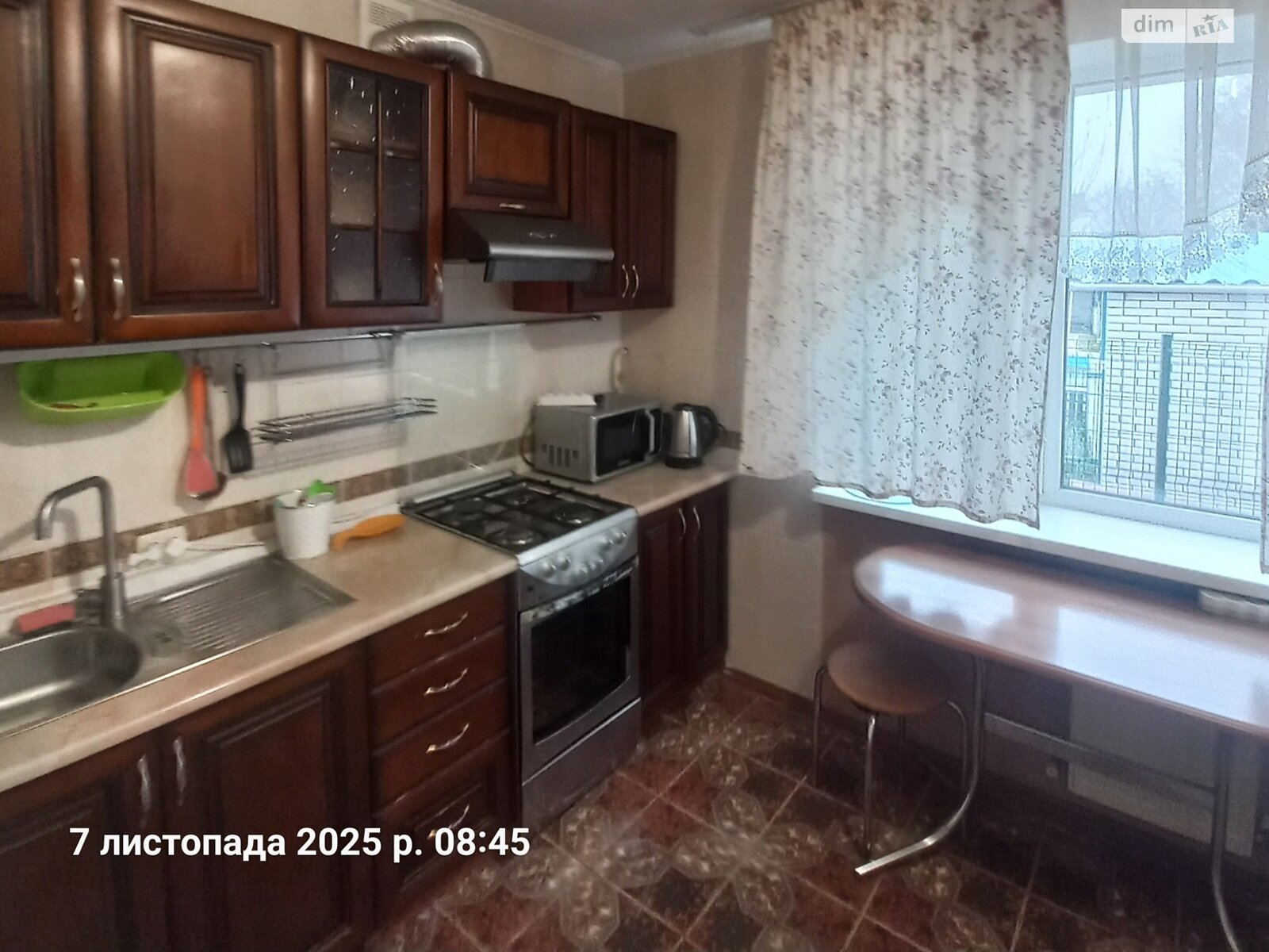 одноэтажный дом с верандой, 90 кв. м, кирпич. Сдается помесячно в Виннице, в районе Центр фото 1 одноэтажный дом с верандой, 90 кв. м, кирпич. Сдается помесячно в Виннице, в районе Центр фото 1