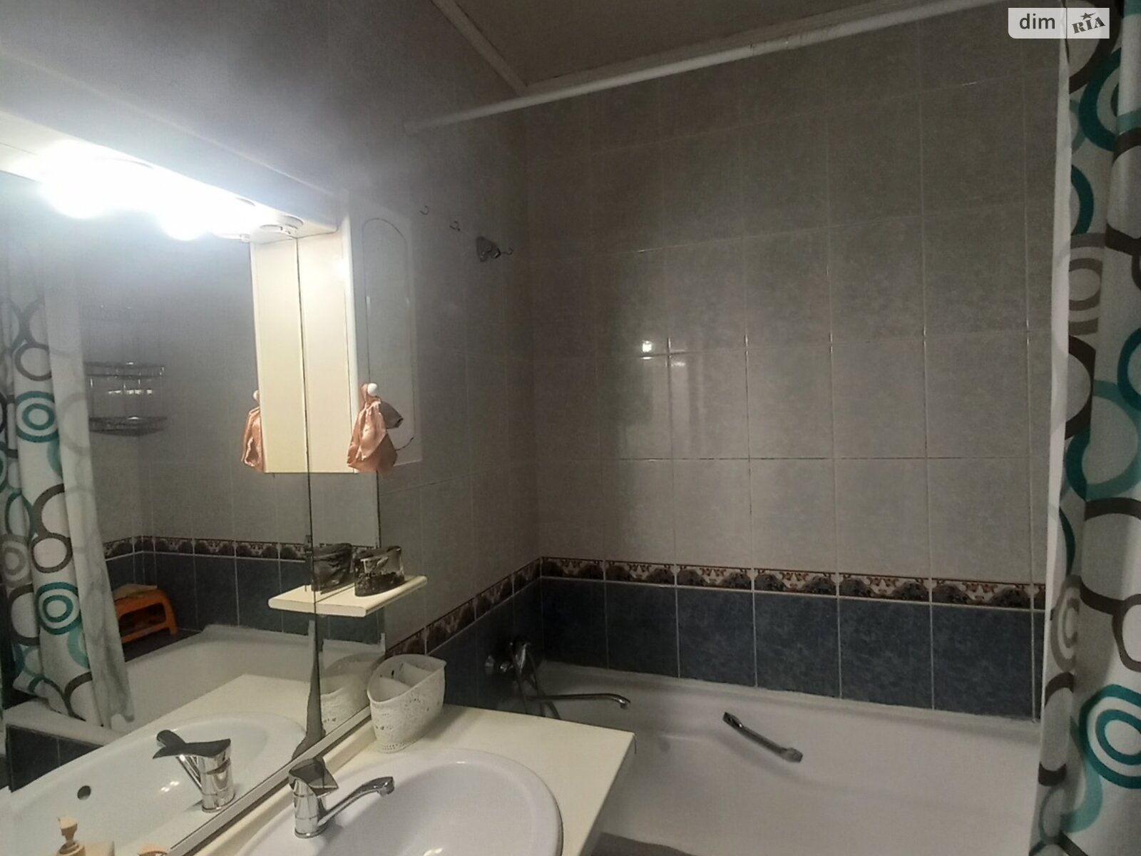 одноэтажный дом с верандой, 90 кв. м, кирпич. Сдается помесячно в Виннице, в районе Центр фото 1 одноэтажный дом с верандой, 90 кв. м, кирпич. Сдается помесячно в Виннице, в районе Центр фото 1