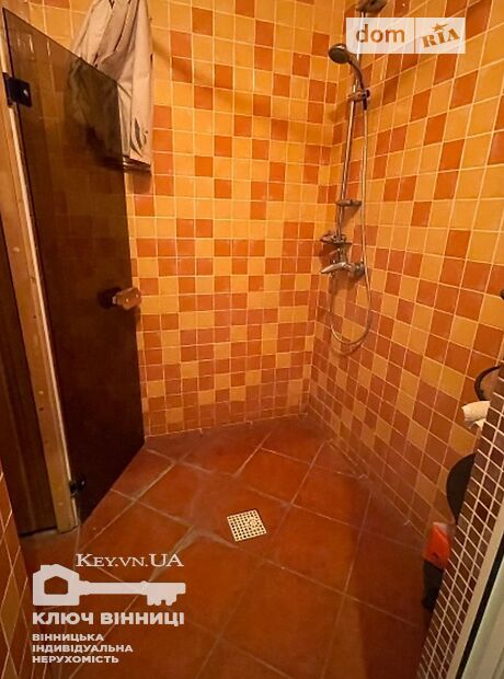 двухэтажный дом с камином, 300 кв. м, кирпич. Сдается помесячно в Виннице, в районе Центр фото 1 двухэтажный дом с камином, 300 кв. м, кирпич. Сдается помесячно в Виннице, в районе Центр фото 1