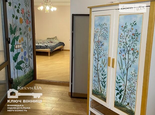 двухэтажный дом с камином, 300 кв. м, кирпич. Сдается помесячно в Виннице, в районе Центр фото 1 двухэтажный дом с камином, 300 кв. м, кирпич. Сдается помесячно в Виннице, в районе Центр фото 1