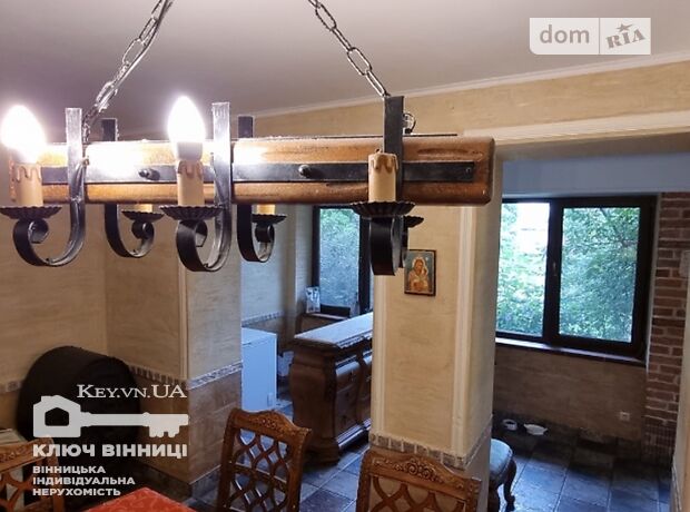 двухэтажный дом с камином, 300 кв. м, кирпич. Сдается помесячно в Виннице, в районе Центр фото 1 двухэтажный дом с камином, 300 кв. м, кирпич. Сдается помесячно в Виннице, в районе Центр фото 1