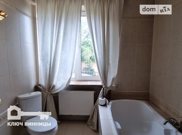 двухэтажный дом с камином, 300 кв. м, кирпич. Сдается помесячно в Виннице, в районе Центр фото 1 двухэтажный дом с камином, 300 кв. м, кирпич. Сдается помесячно в Виннице, в районе Центр фото 1