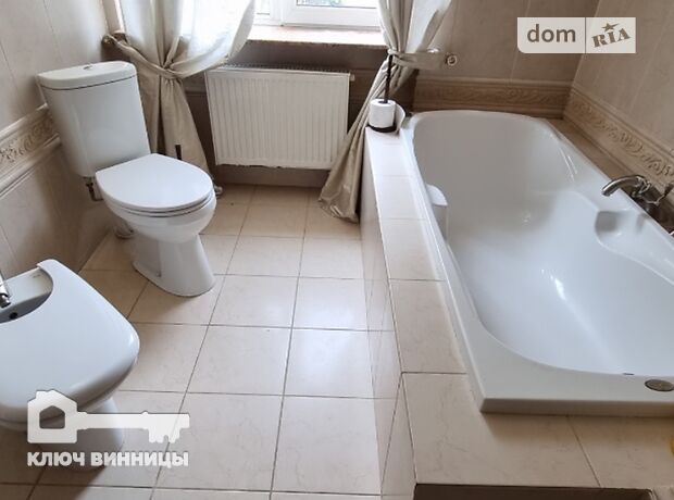 двухэтажный дом с камином, 300 кв. м, кирпич. Сдается помесячно в Виннице, в районе Центр фото 1 двухэтажный дом с камином, 300 кв. м, кирпич. Сдается помесячно в Виннице, в районе Центр фото 1