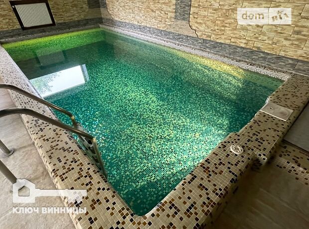 двухэтажный дом с камином, 300 кв. м, кирпич. Сдается помесячно в Виннице, в районе Центр фото 1 двухэтажный дом с камином, 300 кв. м, кирпич. Сдается помесячно в Виннице, в районе Центр фото 1