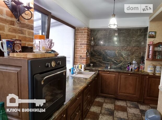 двухэтажный дом с камином, 300 кв. м, кирпич. Сдается помесячно в Виннице, в районе Центр фото 1 двухэтажный дом с камином, 300 кв. м, кирпич. Сдается помесячно в Виннице, в районе Центр фото 1