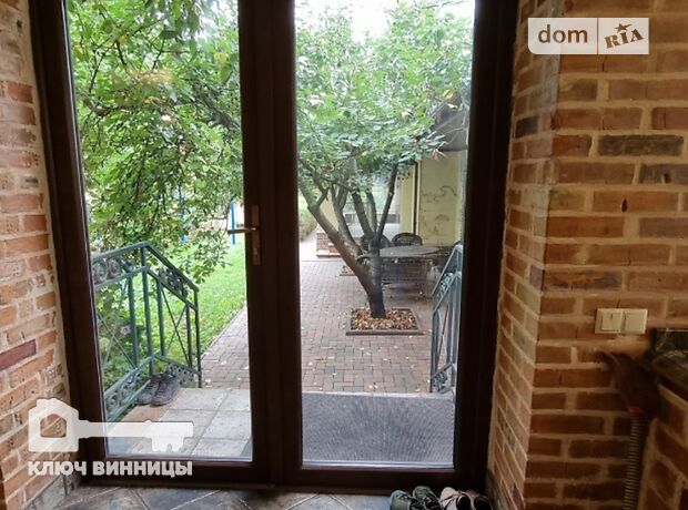двухэтажный дом с камином, 300 кв. м, кирпич. Сдается помесячно в Виннице, в районе Центр фото 1 двухэтажный дом с камином, 300 кв. м, кирпич. Сдается помесячно в Виннице, в районе Центр фото 1