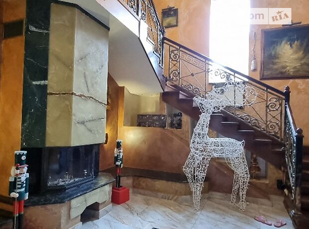двухэтажный дом с камином, 300 кв. м, кирпич. Сдается помесячно в Виннице, в районе Центр фото 1 двухэтажный дом с камином, 300 кв. м, кирпич. Сдается помесячно в Виннице, в районе Центр фото 1