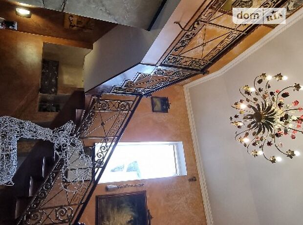 двухэтажный дом с камином, 300 кв. м, кирпич. Сдается помесячно в Виннице, в районе Центр фото 1 двухэтажный дом с камином, 300 кв. м, кирпич. Сдается помесячно в Виннице, в районе Центр фото 1
