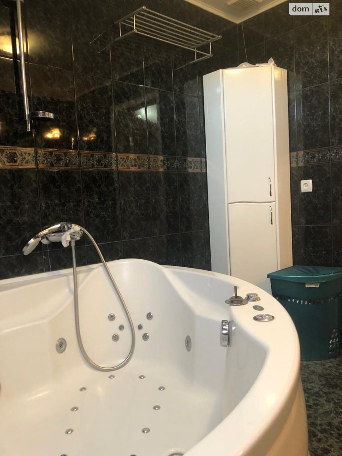 двоповерховий будинок з балконом, 240 кв. м, цегла. Здається помісячно в Вінниці, в районі Замостя фото 1 двопроверховий будинок з балконом, 240 кв. м, цегла. Здається помісячно в Вінниці, в районі Замостя фото 1