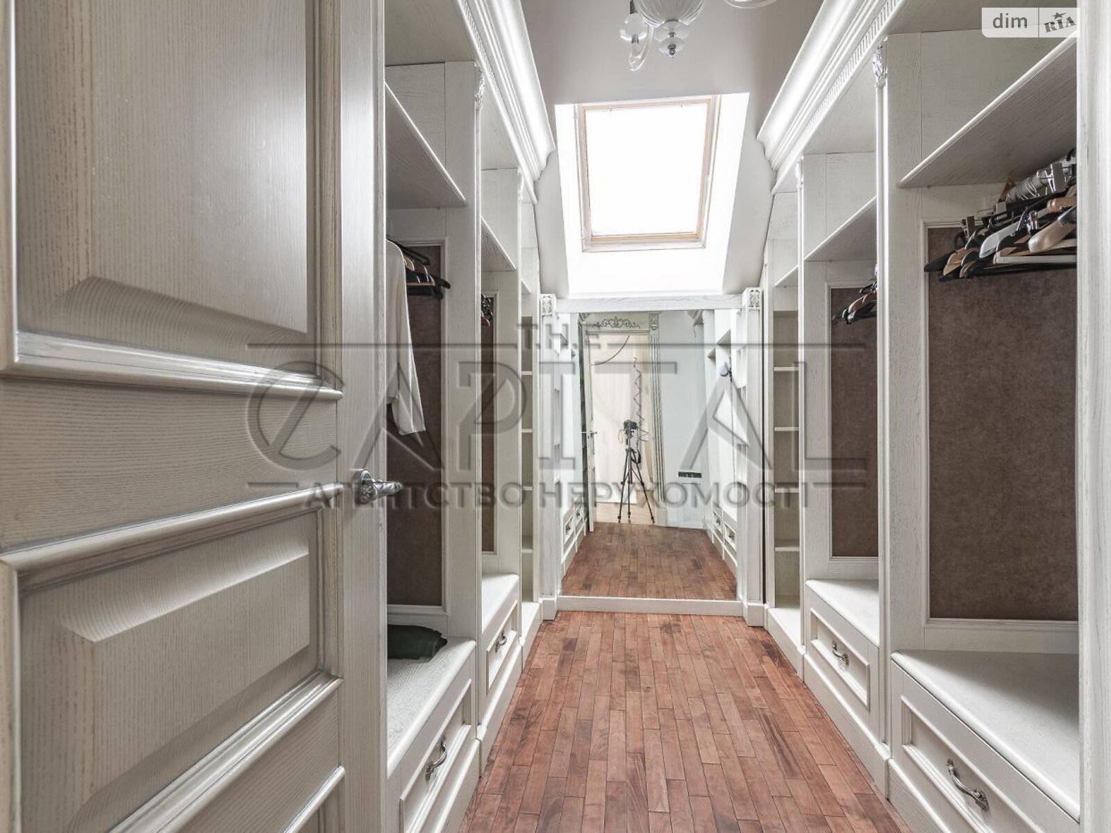 двухэтажный дом с верандой, 380 кв. м, кирпич. Сдается помесячно в Вишенки фото 1 двухэтажный дом с верандой, 380 кв. м, кирпич. Сдается помесячно в Вишенки фото 1