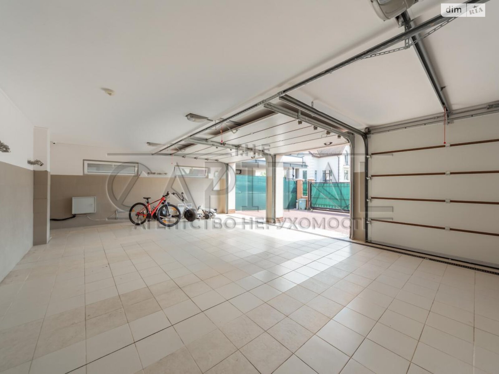 двухэтажный дом с верандой, 380 кв. м, кирпич. Сдается помесячно в Вишенки фото 1 двухэтажный дом с верандой, 380 кв. м, кирпич. Сдается помесячно в Вишенки фото 1