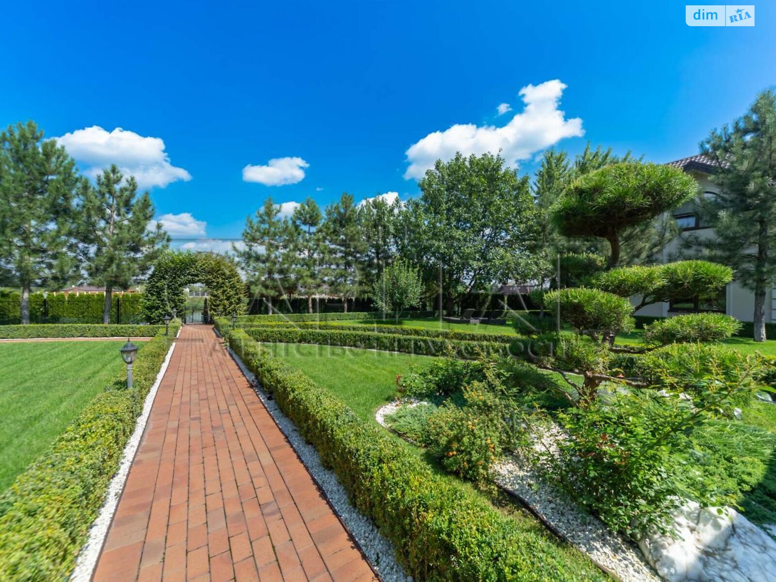 двухэтажный дом с верандой, 380 кв. м, кирпич. Сдается помесячно в Вишенки фото 1 двухэтажный дом с верандой, 380 кв. м, кирпич. Сдается помесячно в Вишенки фото 1