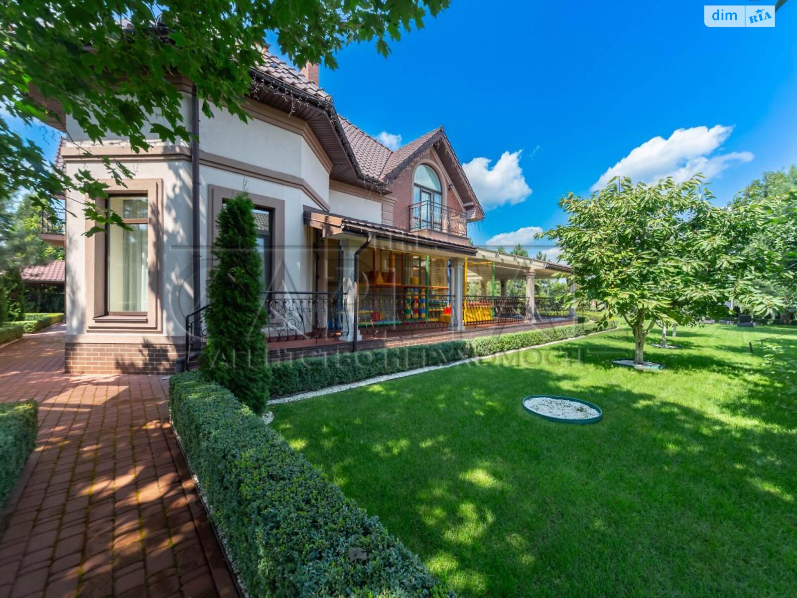 двухэтажный дом с верандой, 380 кв. м, кирпич. Сдается помесячно в Вишенки фото 1 двухэтажный дом с верандой, 380 кв. м, кирпич. Сдается помесячно в Вишенки фото 1