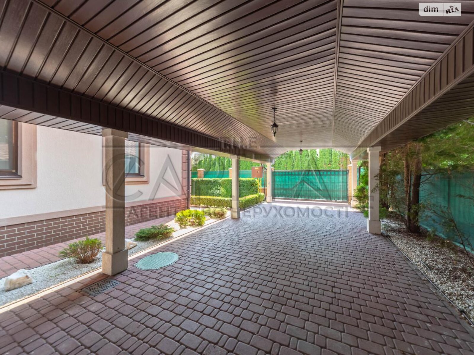 двухэтажный дом с верандой, 380 кв. м, кирпич. Сдается помесячно в Вишенки фото 1 двухэтажный дом с верандой, 380 кв. м, кирпич. Сдается помесячно в Вишенки фото 1