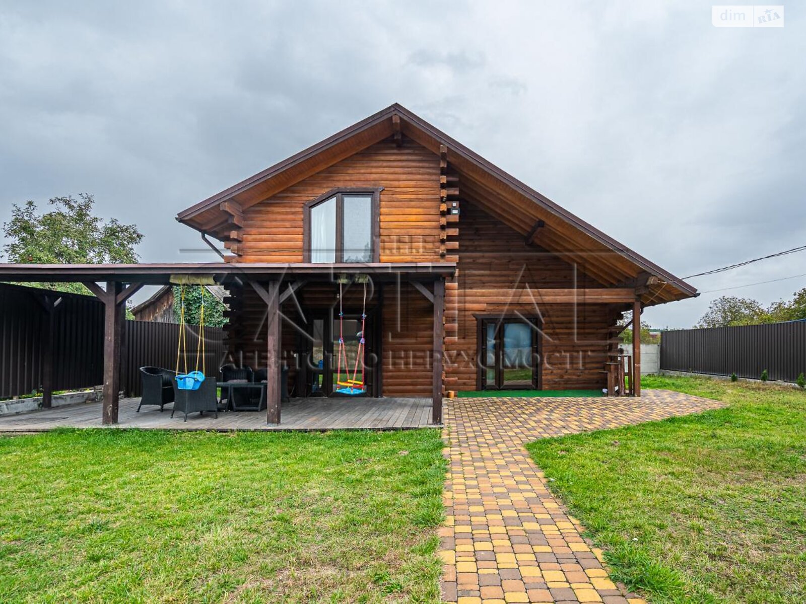 двухэтажный дом с верандой, 160 кв. м, кирпич. Сдается помесячно в Вите-Почтовой фото 1