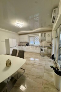 одноповерховий будинок з верандою, 110 кв. м, цегла. Здається помісячно в Віті-Поштовій фото 2